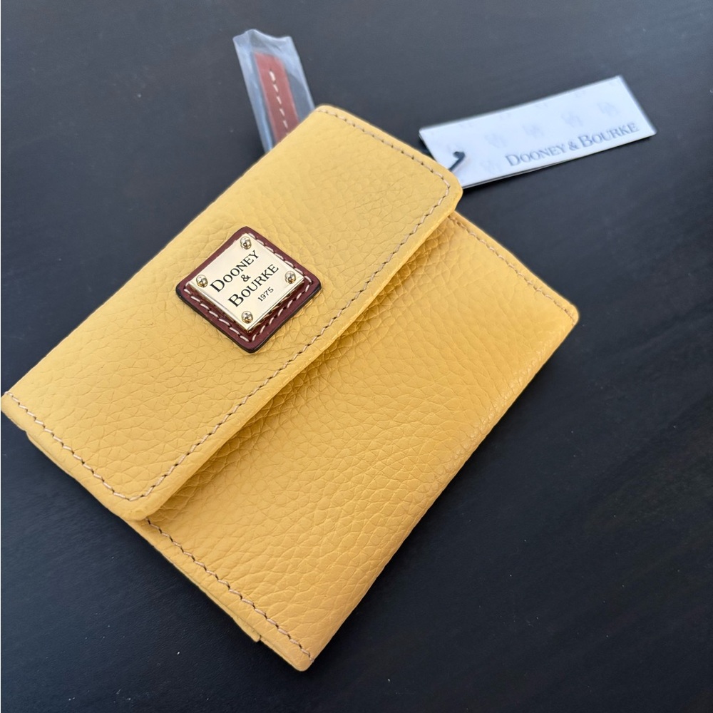 Dooney & Bourke Pebble grain small flap wallet